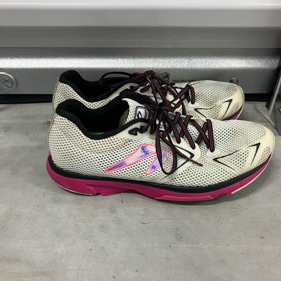 Newton Shoes - Newton distances S 9 running shoes